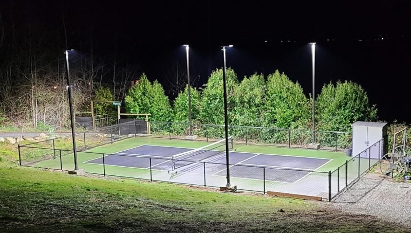 Led 300 Watt Shoebox Sbho4 lighting Up Outdoor Pickleball Court